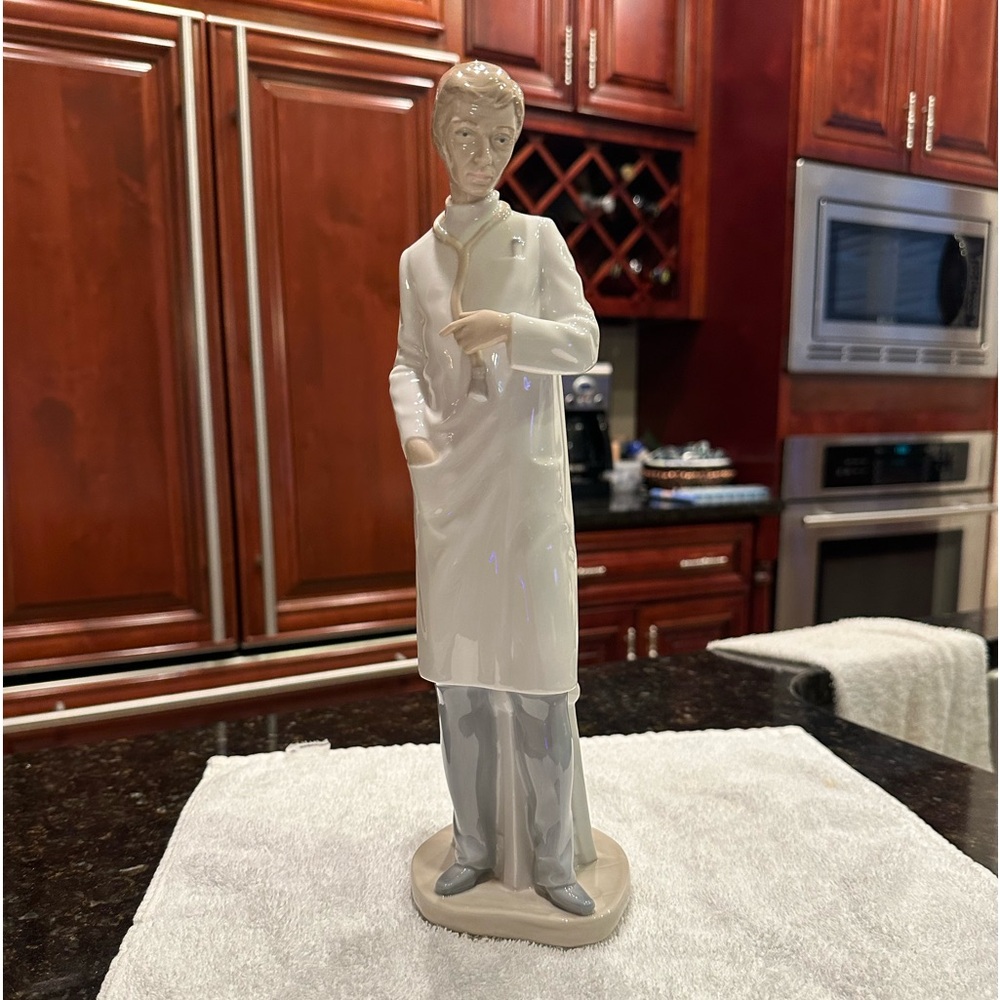 Nao by Lladro Doctor figurine